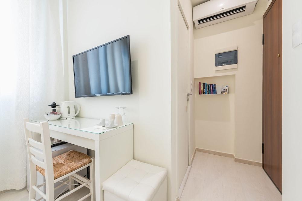 Dema Luxury Suites - Perikleous E1 아테네 외부 사진